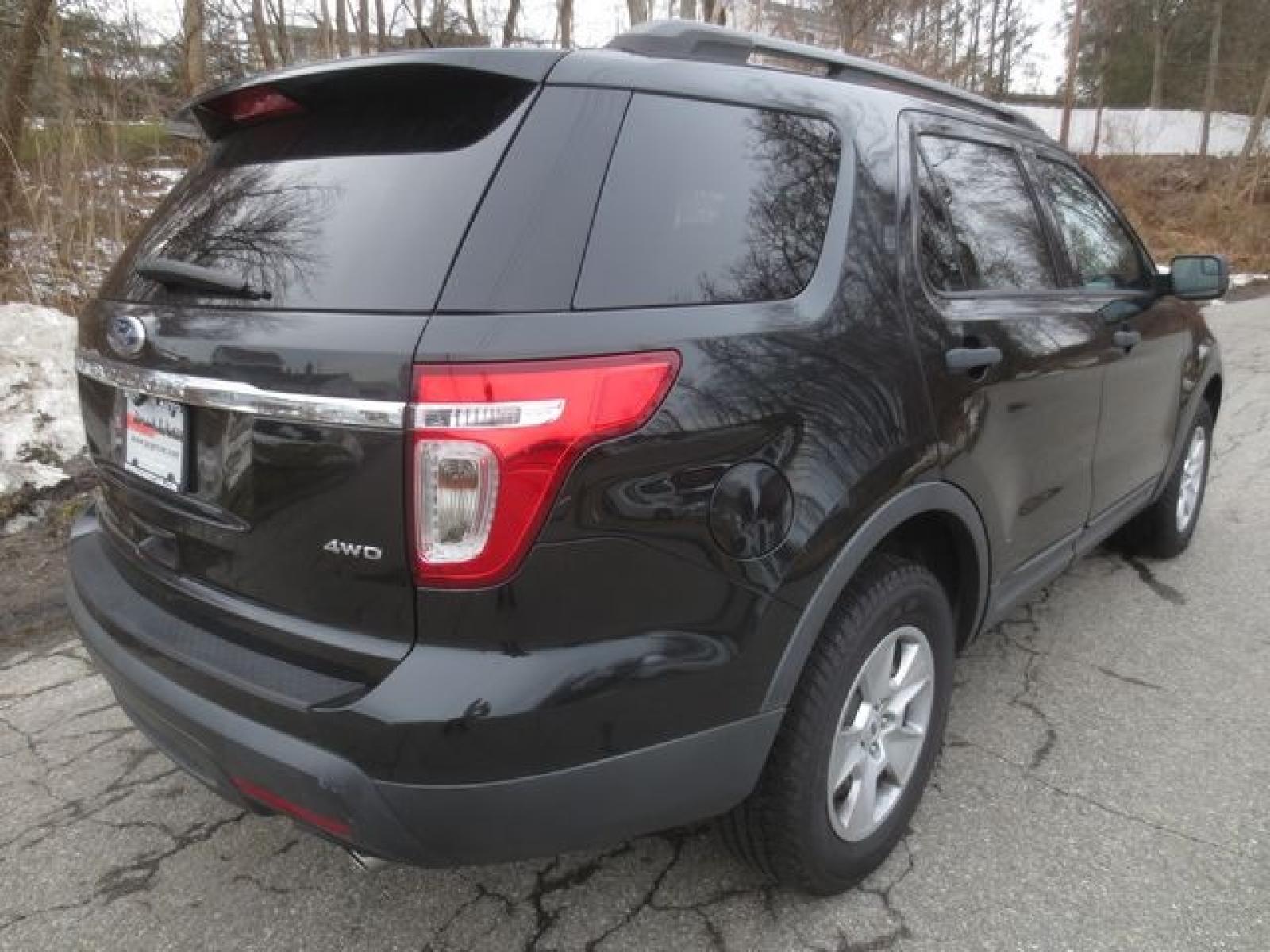 2014 Black /Gray Ford Explorer (1FM5K8B82EG) with an 3.5L V6 DOHC 24V engine, Automatic transmission, located at 270 US Route 6, Mahopac, NY, 10541, (845) 621-0895, 41.349022, -73.755280 - Photo #3